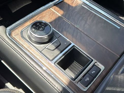 Used 2020 Ford Expedition Platinum RWD image 20