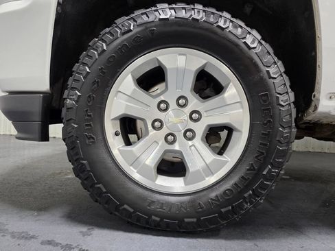 Used 2018 Chevrolet Silverado 1500 LT w/ All Star Edition AWD/4WD image 4