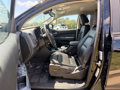 Used 2022 Chevrolet Colorado Z71 w/ Z71 Midnight Edition AWD/4WD image 14