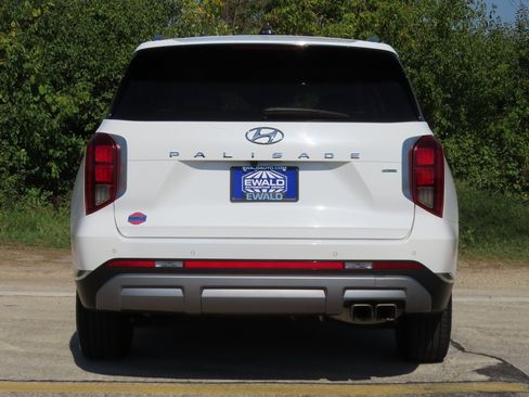 Used 2024 Hyundai Palisade Limited image 18