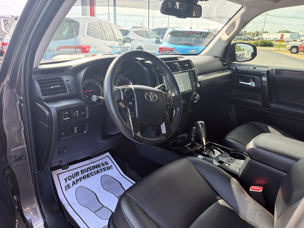Used 2021 Toyota 4Runner Venture w/ Moonroof Package AWD/4WD image 13
