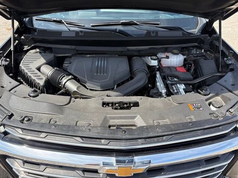 Used 2025 Chevrolet Traverse LT FWD image 25