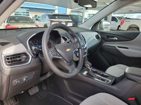 Used 2024 Chevrolet Equinox LS w/ LS Convenience Package image 2