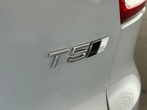 Used 2021 Volvo XC40 T5 R-Design w/ Advanced Package AWD/4WD image 49