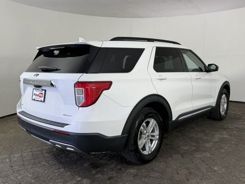 Used 2021 Ford Explorer XLT w/ Equipment Group 202A AWD/4WD image 9