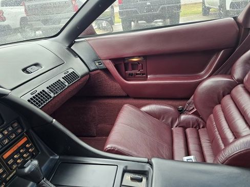 Used 1993 Chevrolet Corvette Coupe image 17