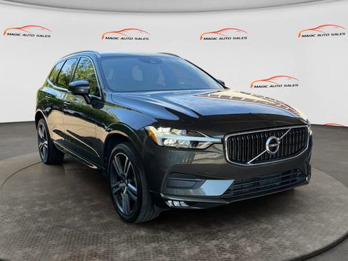 Used 2021 Volvo XC60 T5 Momentum w/ Protection Package AWD/4WD image 5