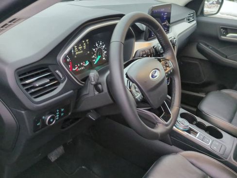 Used 2022 Ford Escape SEL image 10