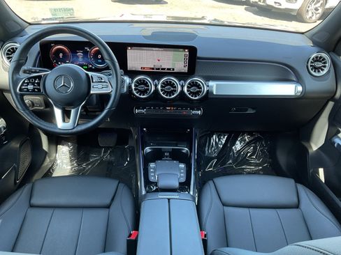Used 2023 Mercedes-Benz EQB 300 4MATIC image 15