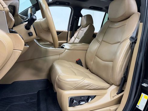 Used 2020 Cadillac Escalade Platinum image 15