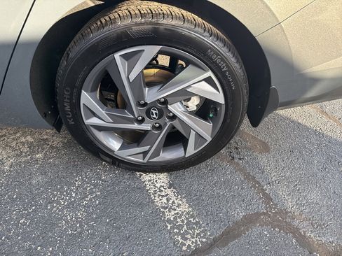 Used 2025 Hyundai Elantra Sport image 10