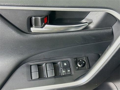Certified 2019 Toyota RAV4 XSE image 18