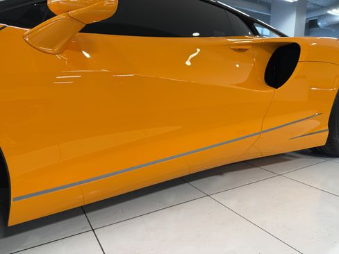 Used 2023 McLaren Artura image 2