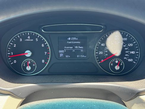 Used 2020 Kia Sorento LX FWD image 29