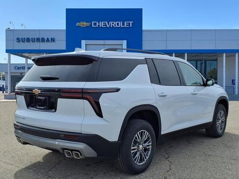 New 2026 Chevrolet Traverse LT w/ Driver Confidence Package AWD/4WD image 4
