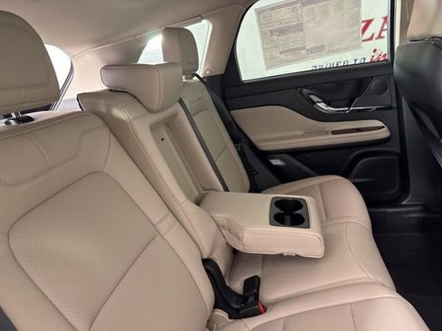 New 2026 Lincoln Corsair Premiere image 23