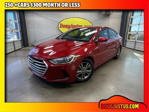 Used 2017 Hyundai Elantra SE image 1