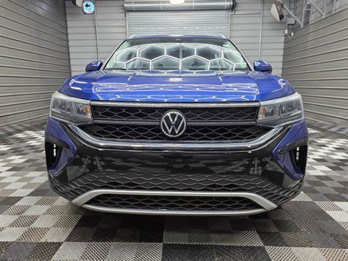 Used 2022 Volkswagen Taos SE w/ IQ.Drive SE Package FWD image 4