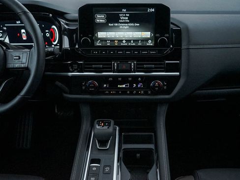 New 2025 Nissan Pathfinder Platinum w/ Black Appearance Package image 16