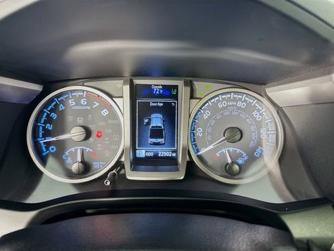 Used 2023 Toyota Tacoma SR5 w/ Technology Package AWD/4WD image 18