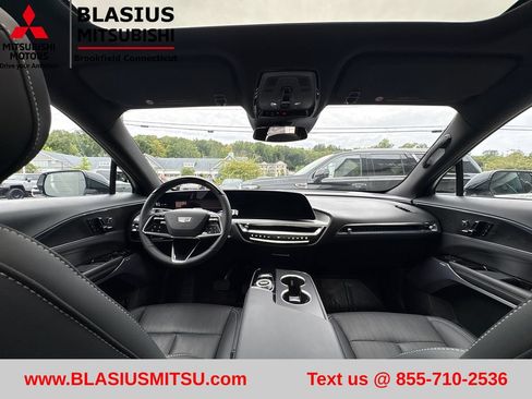 Used 2024 Cadillac Lyriq Luxury AWD/4WD image 37