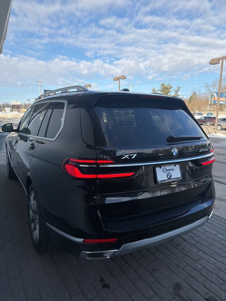 New 2026 BMW X7 xDrive40i w/ Premium Package AWD/4WD image 7