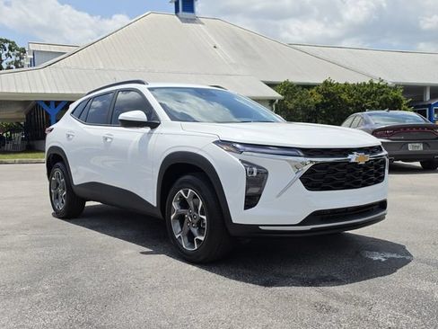 New 2026 Chevrolet Trax LT w/ LT Convenience Package FWD image 7
