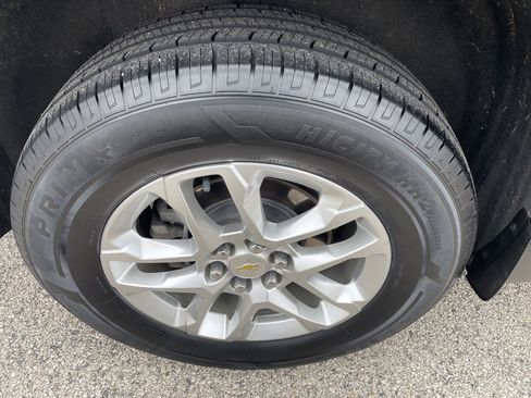 Used 2020 Chevrolet Traverse LT image 35