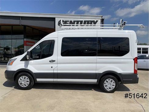 Used 2018 Ford Transit 150 XLT image 4