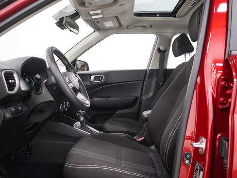 Certified 2024 Hyundai Venue SEL FWD image 20