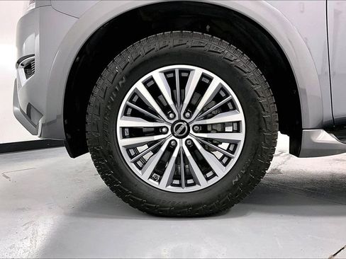 Used 2022 Nissan Armada SV w/ SV Appearance Package image 11