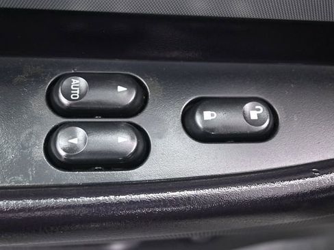 Used 2005 Ford Thunderbird image 6