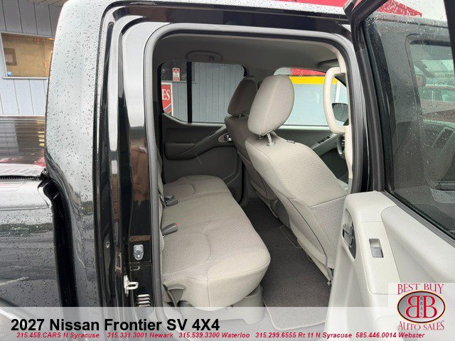 Used 2020 Nissan Frontier SV w/ Midnight Edition Floor Mats AWD/4WD image 15