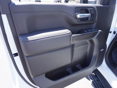 Certified 2022 GMC Sierra 2500 AT4 w/ AT4 Premium Plus Package AWD/4WD image 18