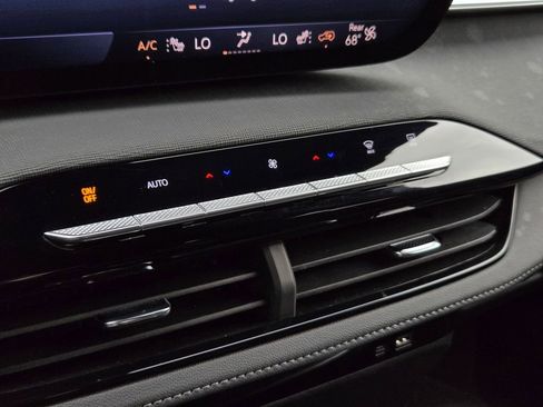 Used 2025 Buick Enclave Preferred image 20