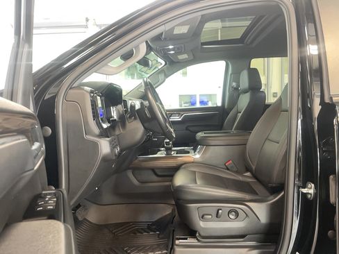 Used 2022 Chevrolet Silverado 1500 LT Trail Boss w/ Convenience Package II image 8