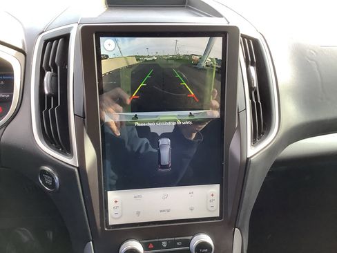 Used 2021 Ford Edge SE FWD image 16