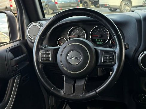 Used 2016 Jeep Wrangler Unlimited Sahara w/ Connectivity Group image 6