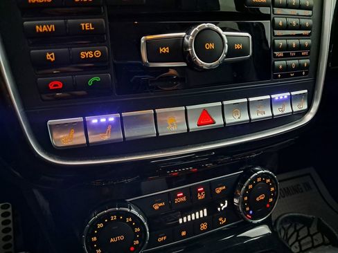 Used 2016 Mercedes-Benz G 550 image 25