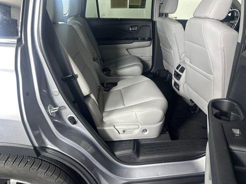 Used 2022 Honda Pilot Touring image 15