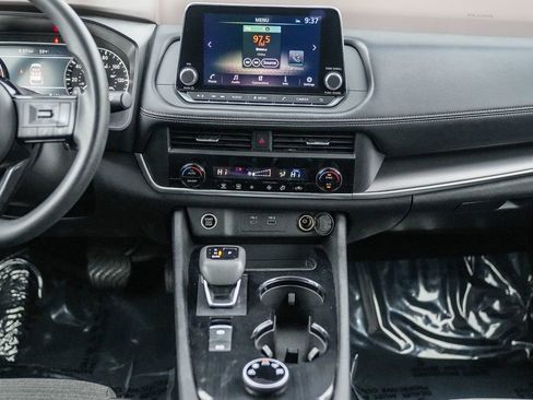 Used 2023 Nissan Rogue SV image 14