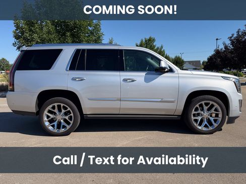 Used 2018 Cadillac Escalade Premium Luxury AWD/4WD image 8