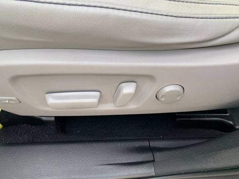 Used 2016 Toyota Highlander XLE FWD image 22