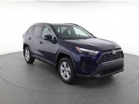 Used 2023 Toyota RAV4 XLE w/ Convenience Package image 4