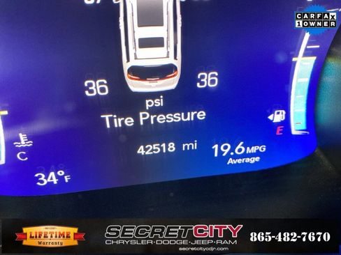 Used 2024 Chrysler Pacifica Touring-L image 19