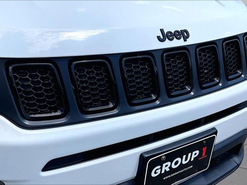 Used 2021 Jeep Compass Latitude AWD/4WD image 32