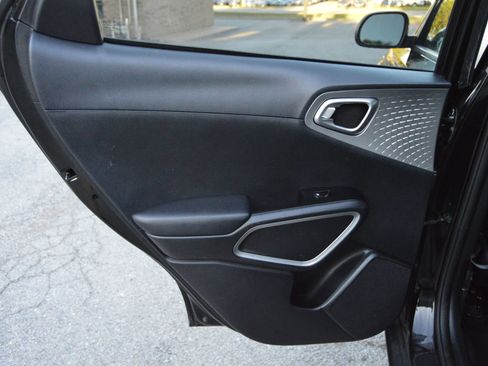 Used 2020 Kia Soul LX image 21