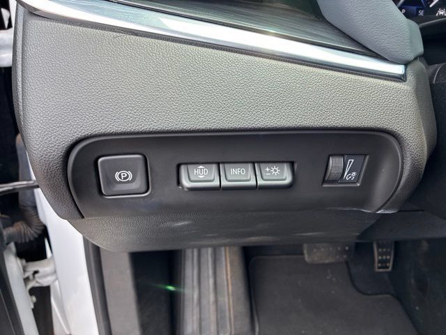 Used 2024 Buick Enclave Premium AWD/4WD image 21