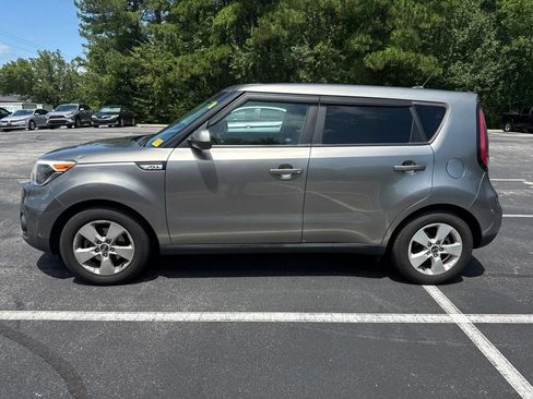 Used 2019 Kia Soul w/ Convenience Package FWD image 2