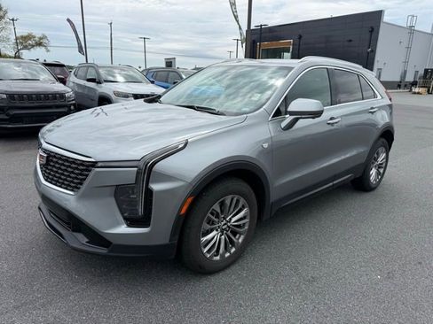 Used 2025 Cadillac XT4 Premium Luxury AWD/4WD image 7